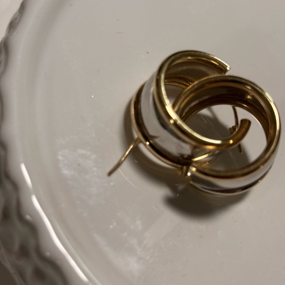 14K Two tone Huggie - Hoop earrings Estate - Picture 11 of 14
